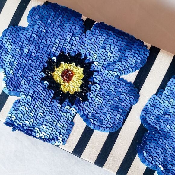 Stripes and Flower Purse - Picture 2 of 8